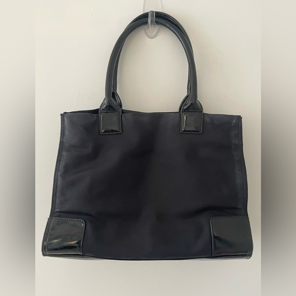 TORY BURCH ELLA TOTE
•BLACK LOGO
•SHOULDER PURSE
•NYLON PATENT TRIM - Picture 4 of 12